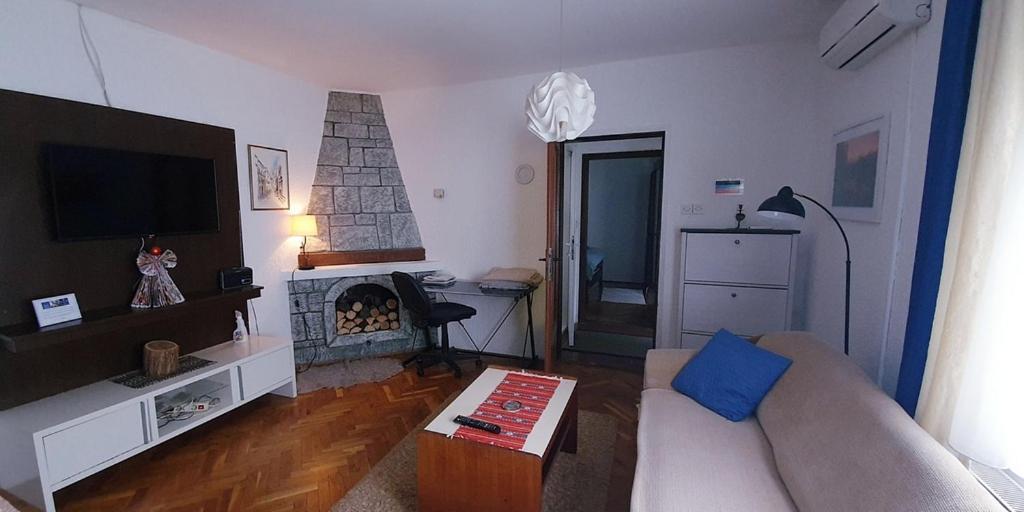 Apartman Ksenija Ðakovo Eksteriør bilde